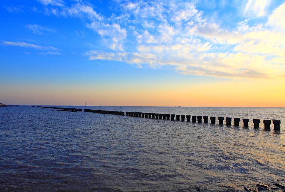 滨海海堤